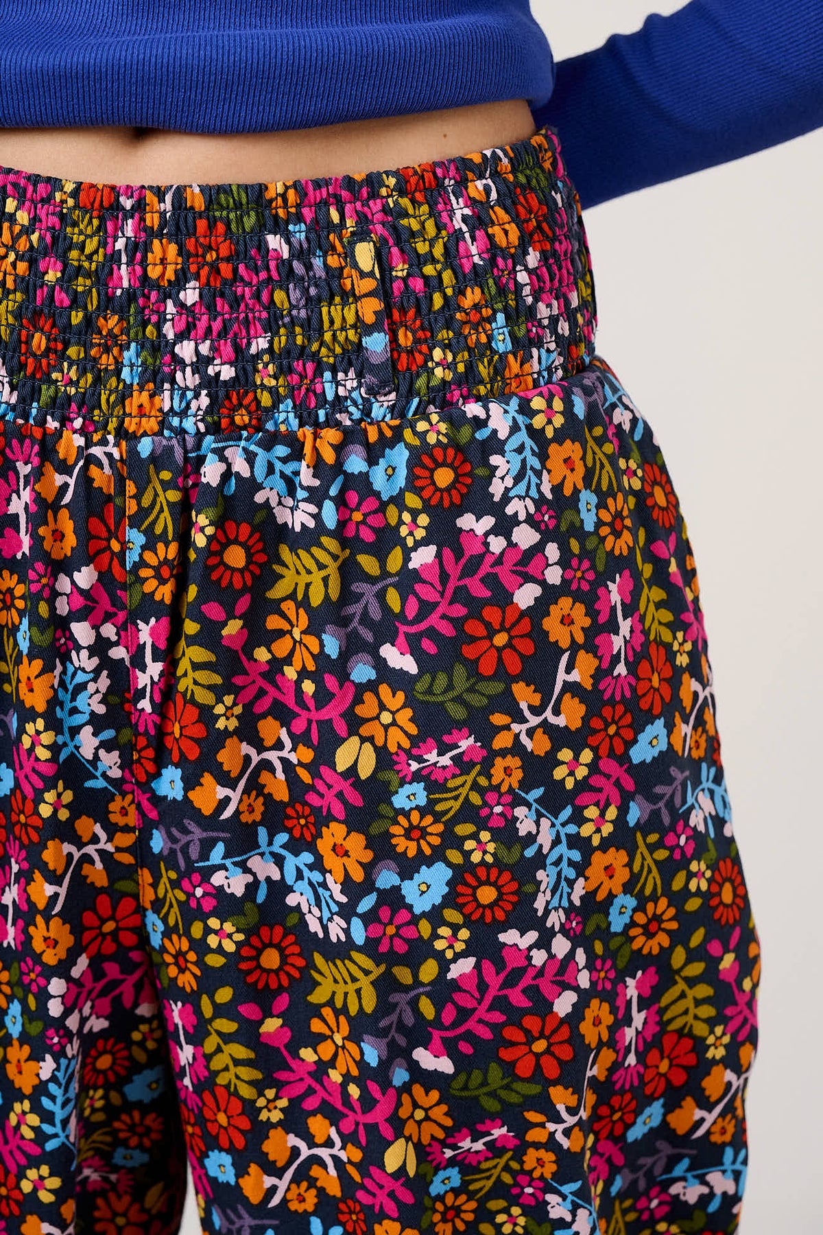 Alexa - Tapered Leg Trousers Organic Cotton in Retro Picnic Floral