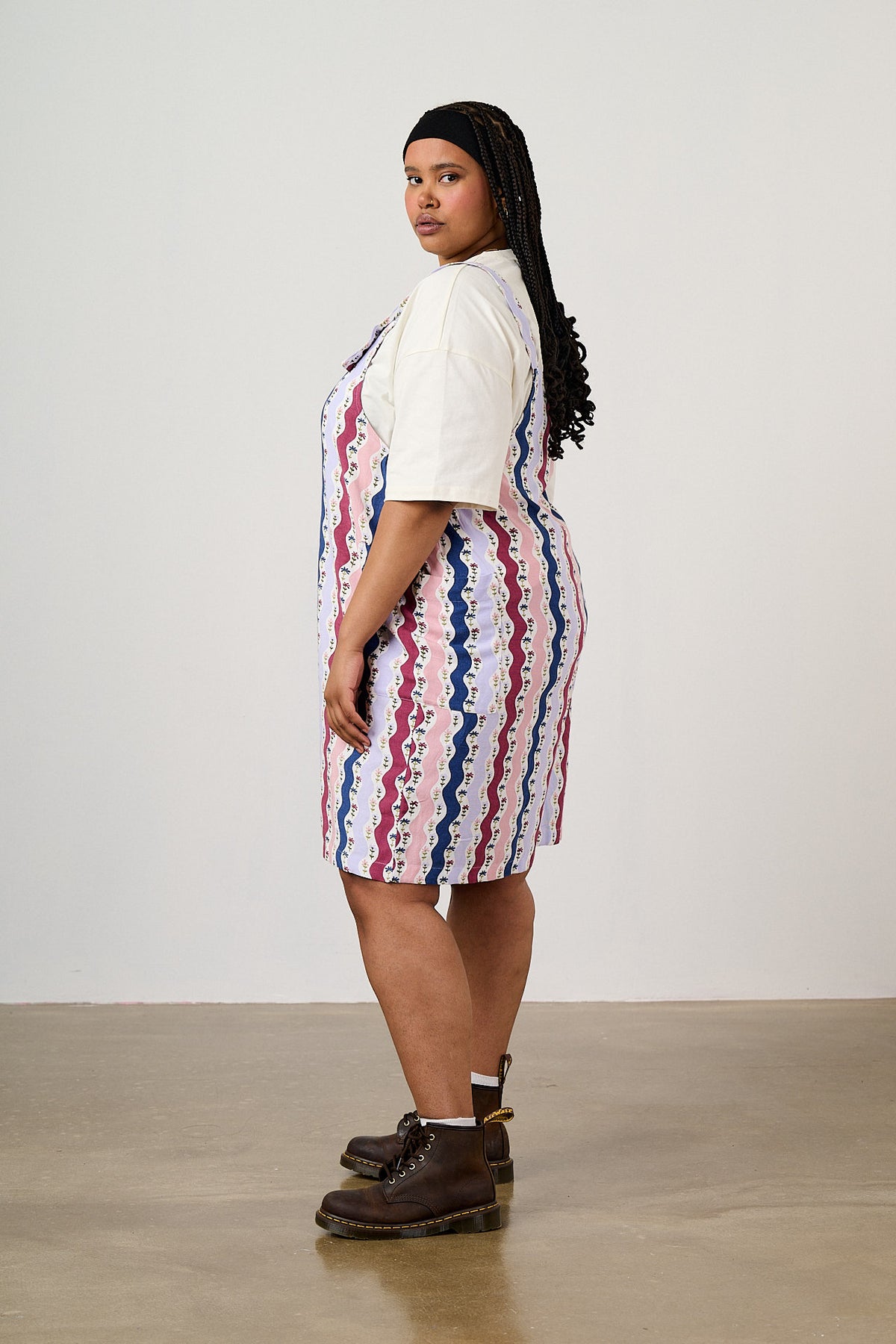 Alya - Relaxed Fit Dungaree Shorts ECOVERO Viscose Blend in Wavy Floral Stripe