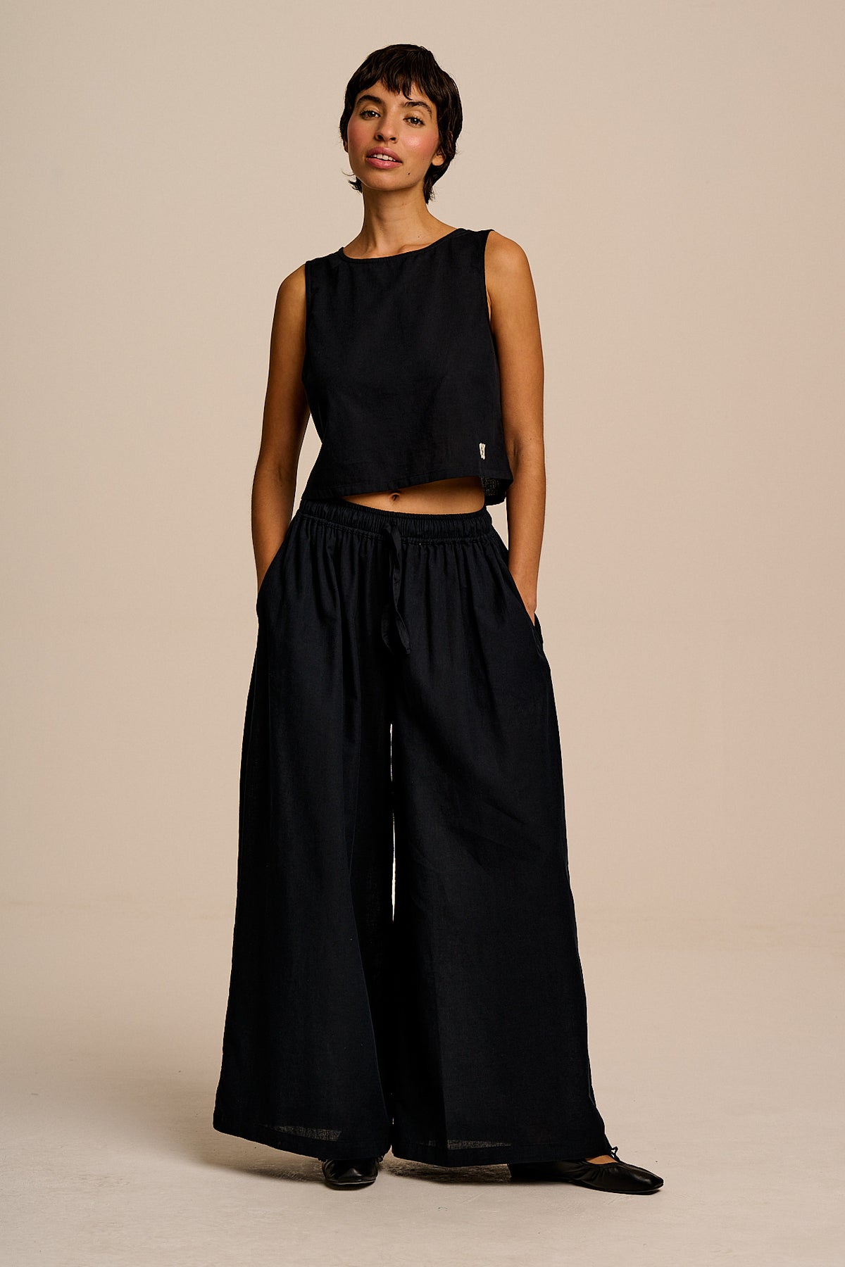 Arden - Cotton & Linen Shell Top in Black
