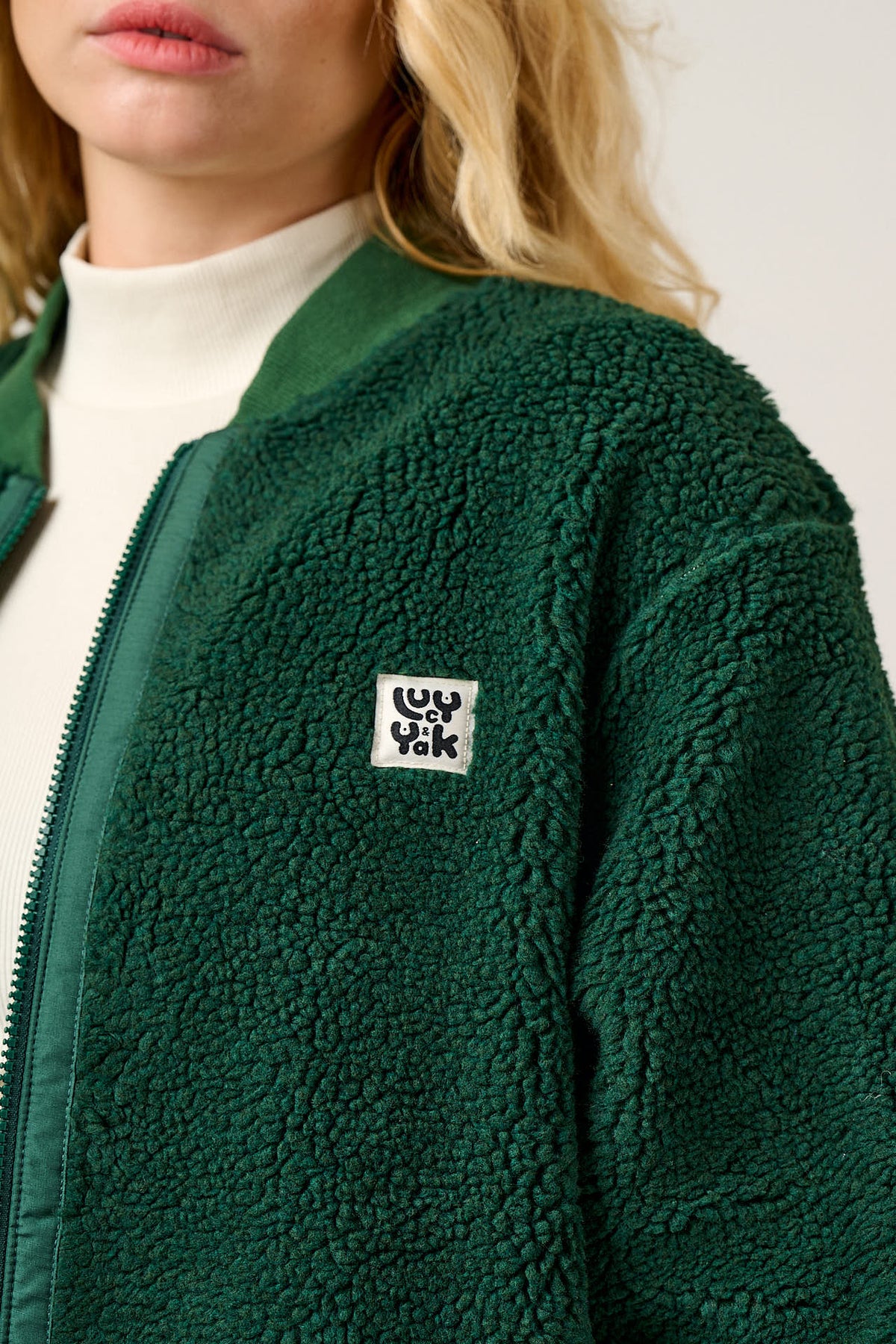 Cassie - Bomber Jacket Recycled Polyester Borg Fleece in Green