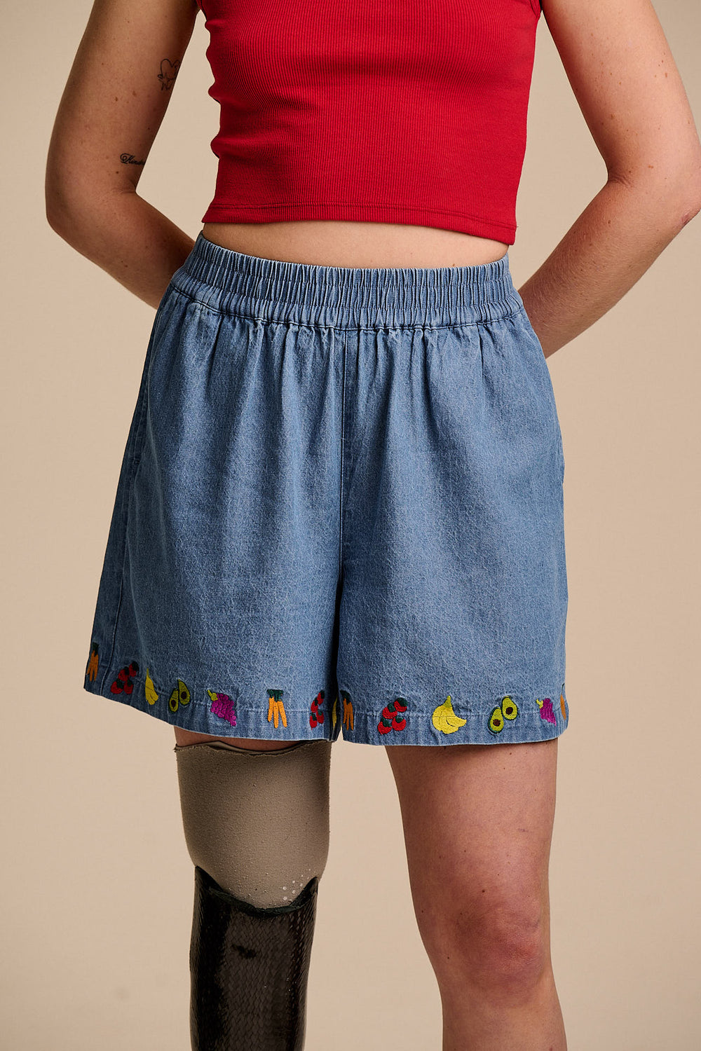 Charlie - Relaxed Shorts Organic Cotton in Light Blue with Veg Embroidery