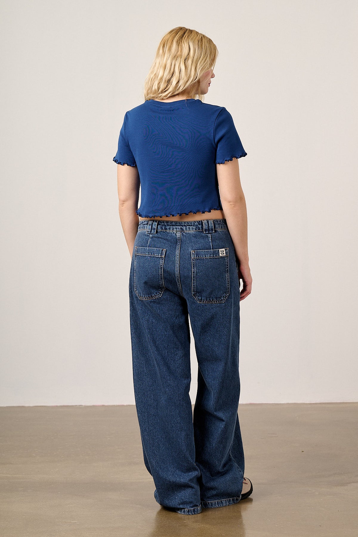 Greta - Cropped Cotton Top in Navy with Flower Embroidery