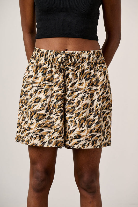 Charlie - Relaxed Shorts Organic Cotton in Leo Swirl