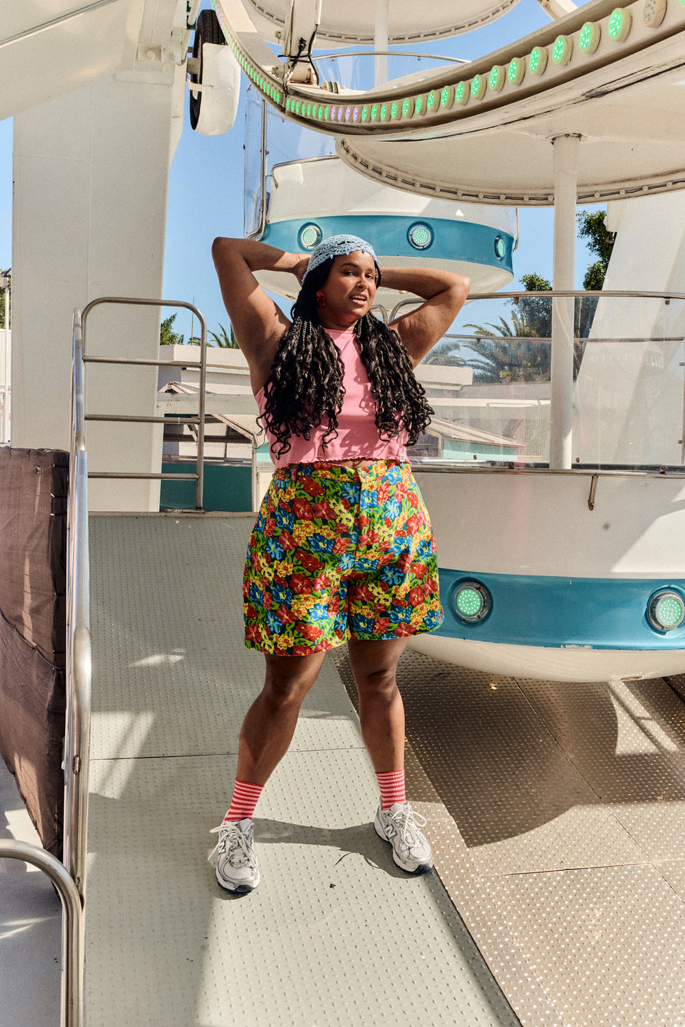 Lexi - High Waist Shorts Organic Cotton in 80s Scribble Floral
