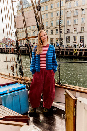 Obregon - Barrel Leg Trousers Organic Cotton Corduroy in Pomegranate