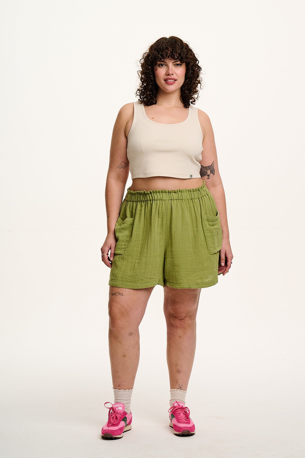 Sierra - Mid-Thigh Shorts Organic Cotton Gauze in Herb Garden Green