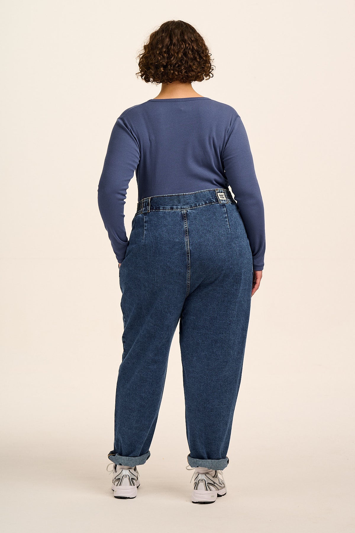 Addison - Denim Jeans in Mid Wash Blue