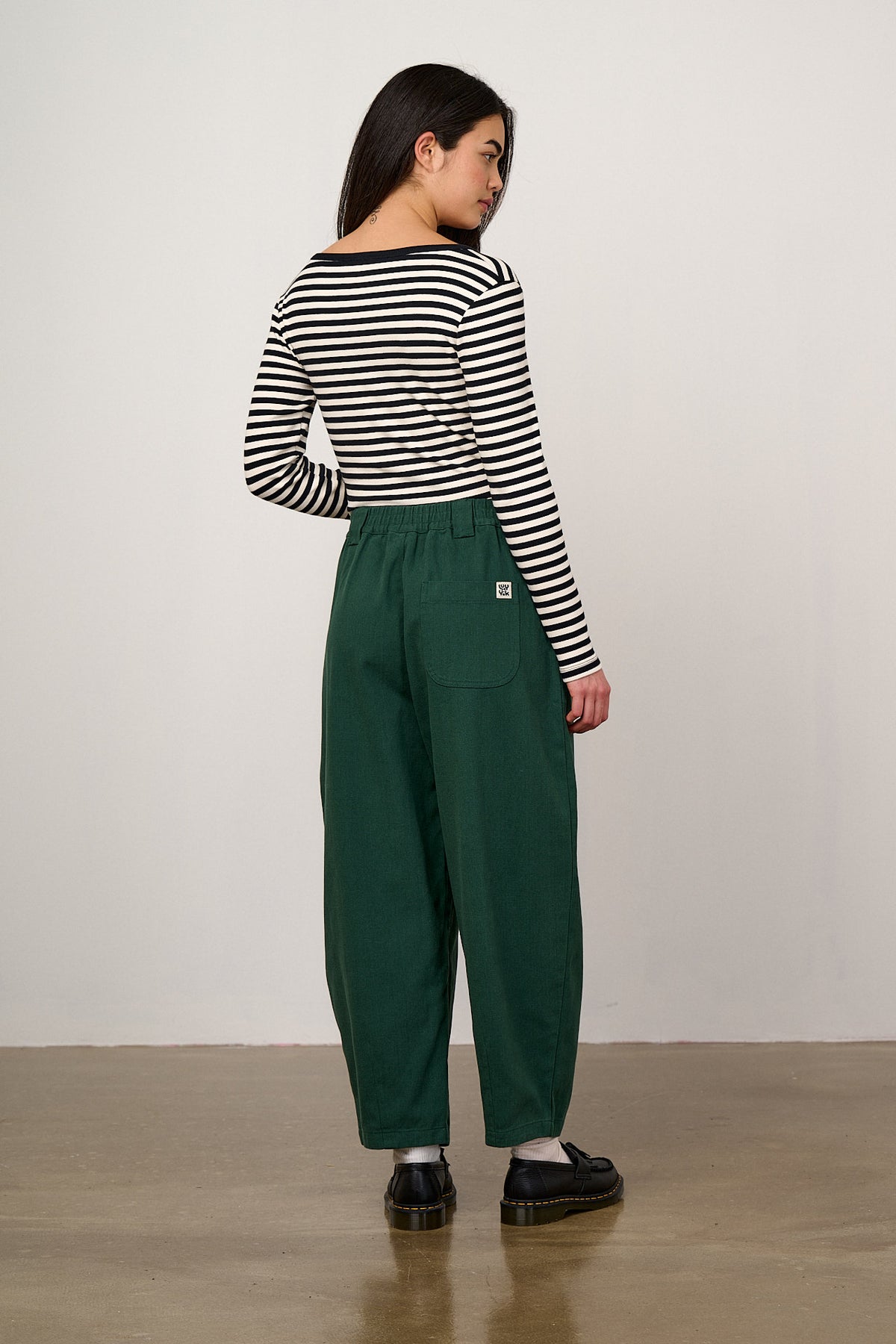 Ashby - Barrel Leg Trousers Organic Cotton in Posy Green