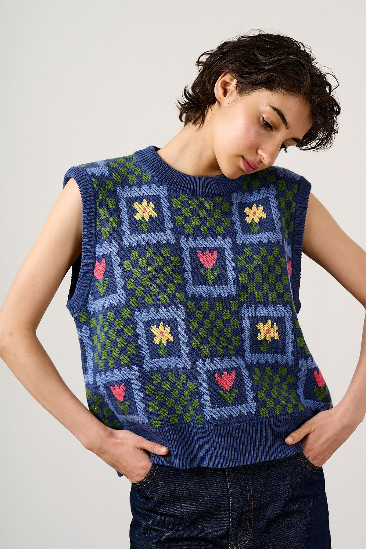 Saffle - Knitted Vest Organic Cotton in Tulip Checkerboard