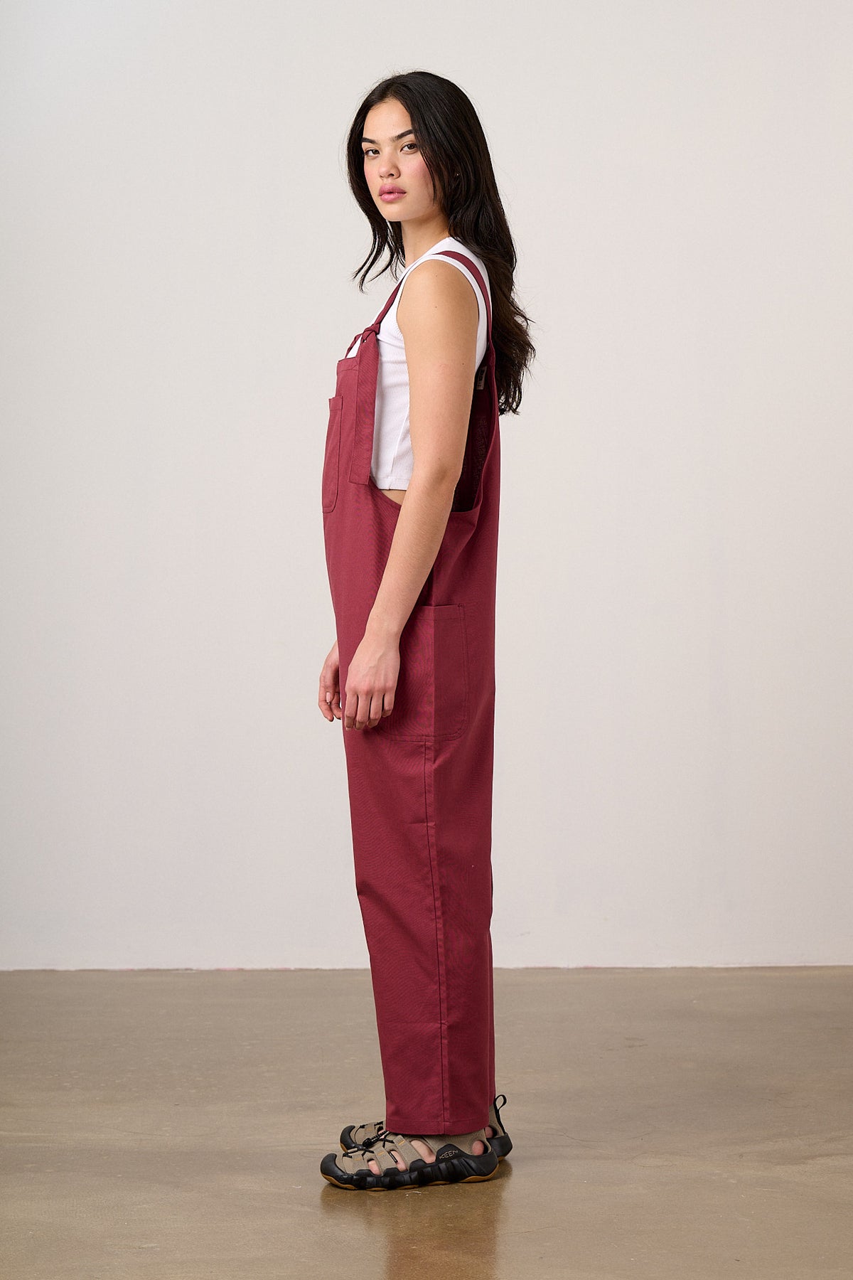 Una - Cropped Straight Leg Dungarees Organic Cotton in Burgundy