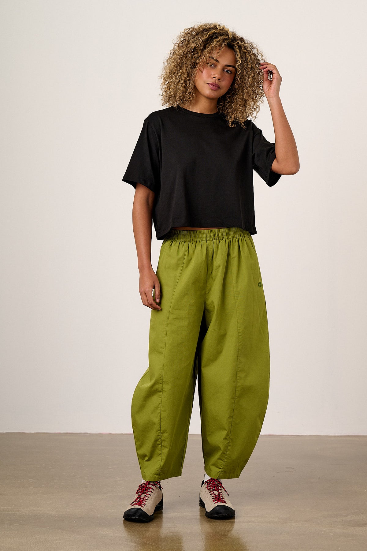 Zayla - Cropped Boxy T-Shirt Organic Cotton in Black