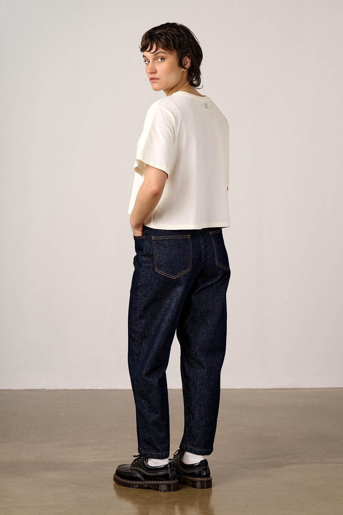 Zayla - Cropped Boxy T-Shirt Cotton in Ecru