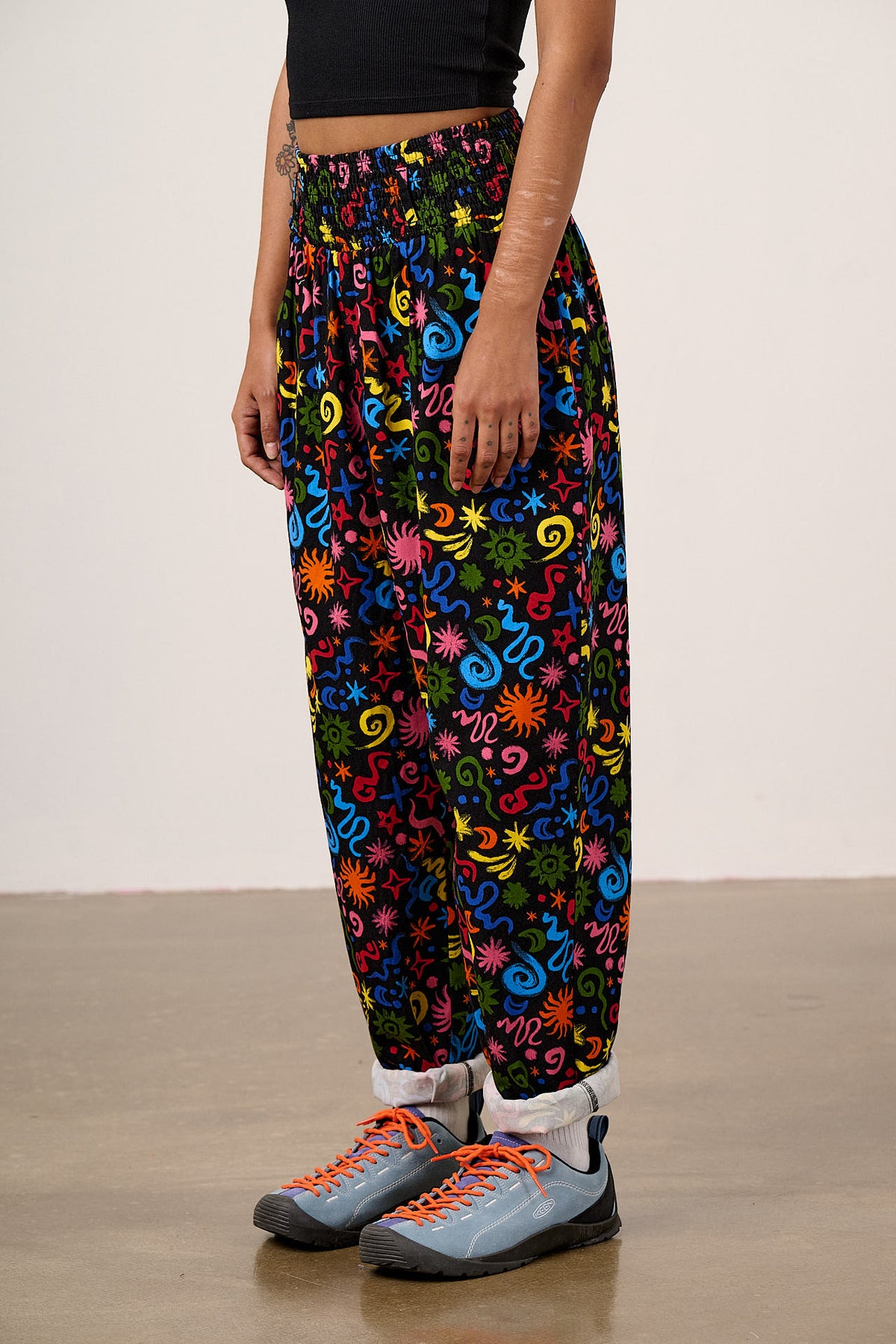 Alexa - Cotton Trousers in Bright Astral Print