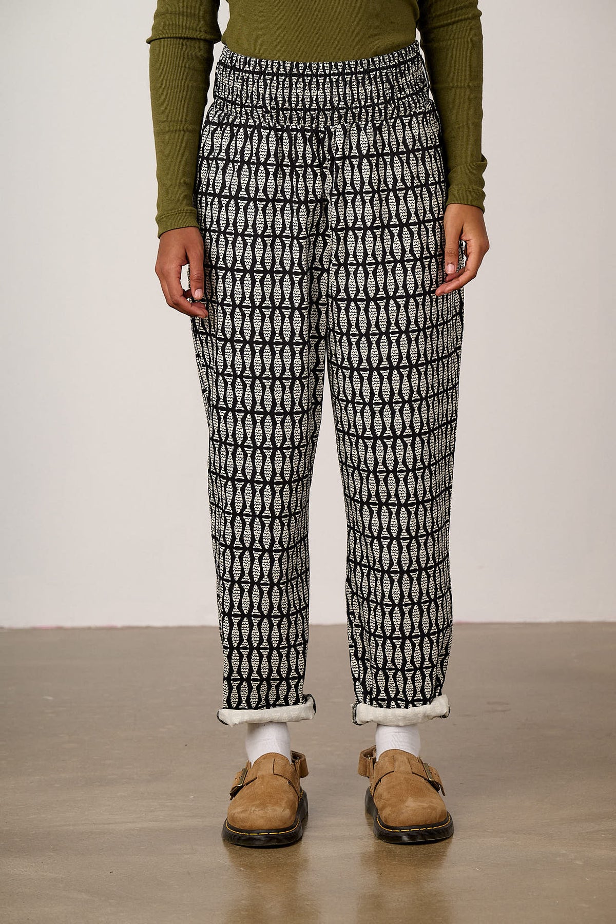 Alexa - Tapered Leg Trousers - Organic Cotton in Black & White Minnow Print