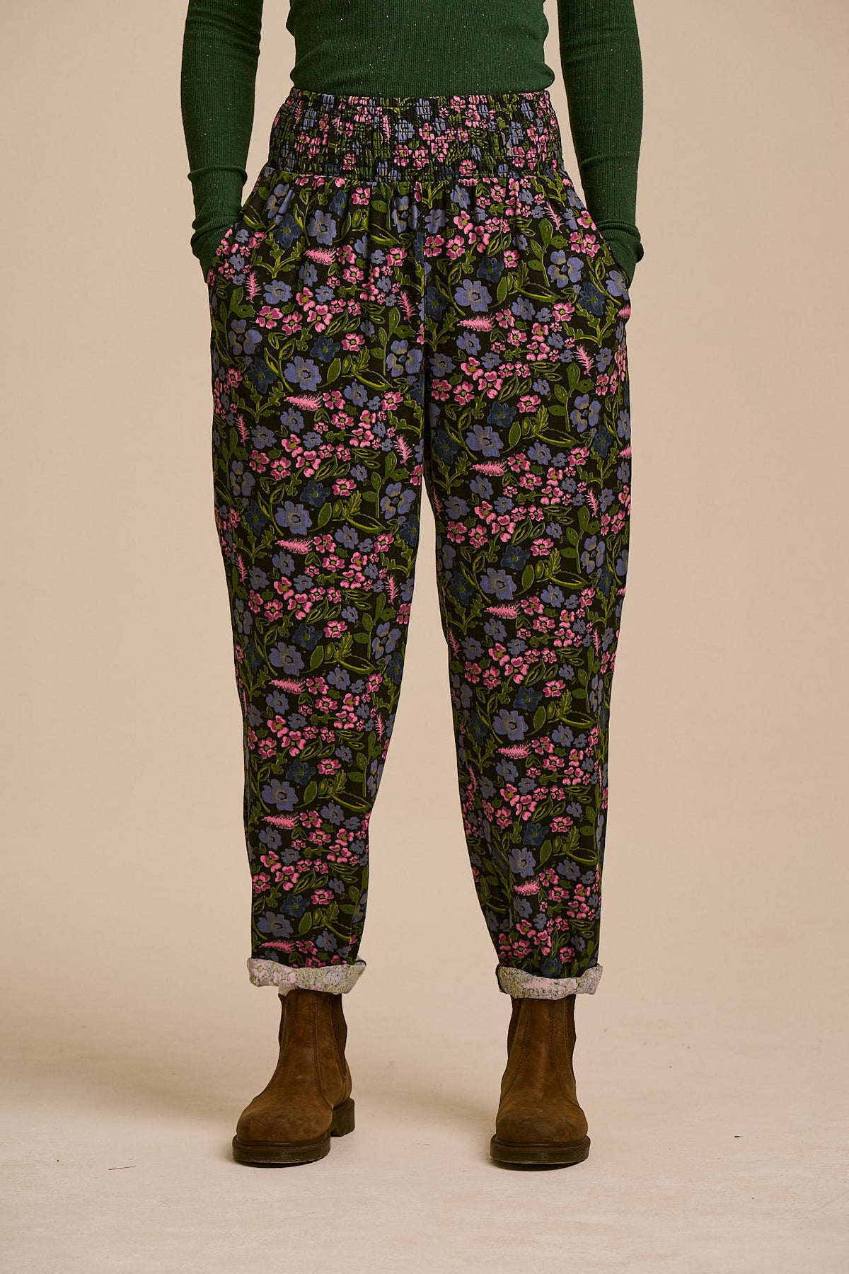 Alexa - Tapered Leg Trousers Organic Cotton in Grunge Ditsy Floral