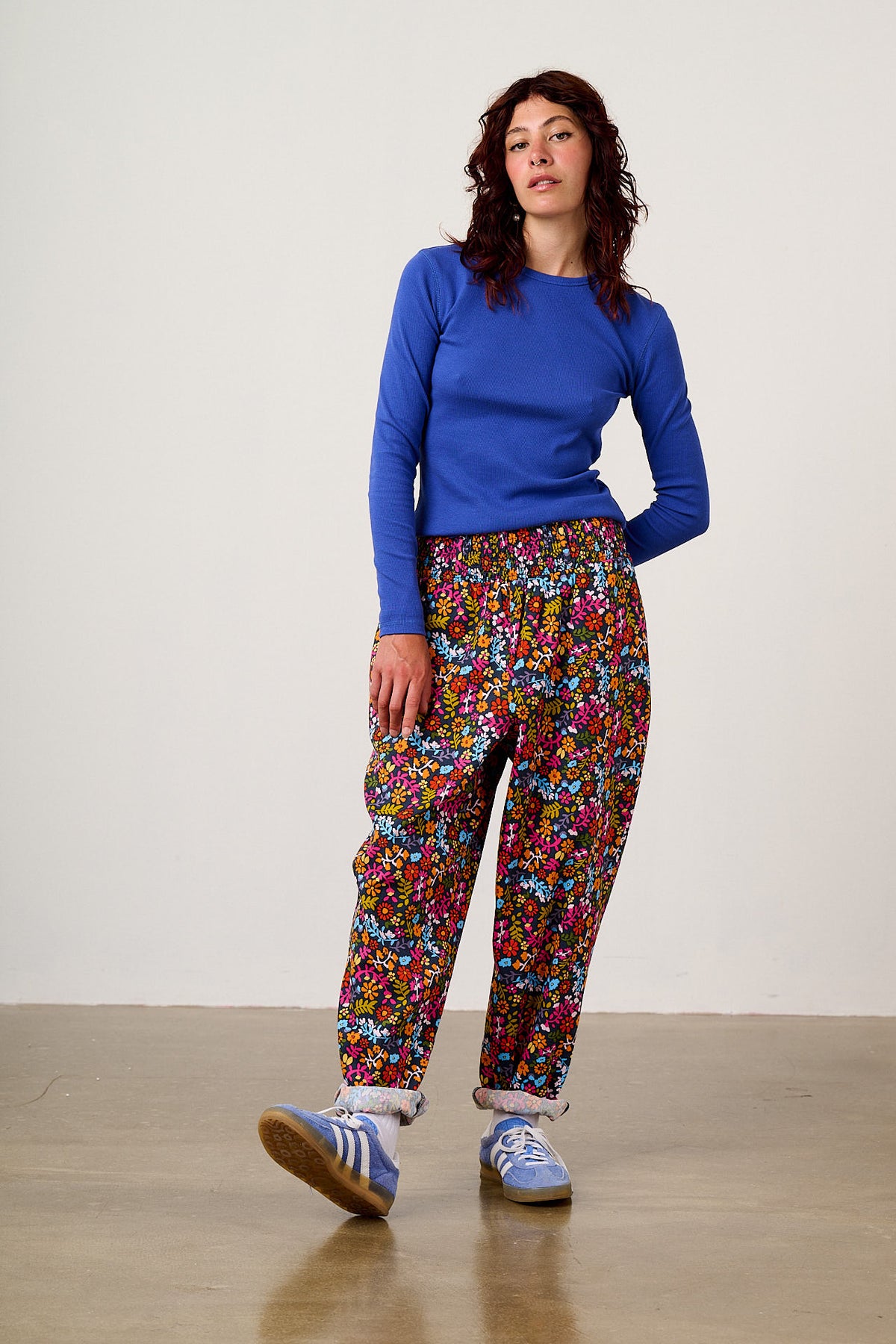 Alexa - Tapered Leg Trousers Organic Cotton in Retro Picnic Floral