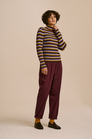 Alexa - Tapered Leg Trousers Organic Cotton in Grape Wine