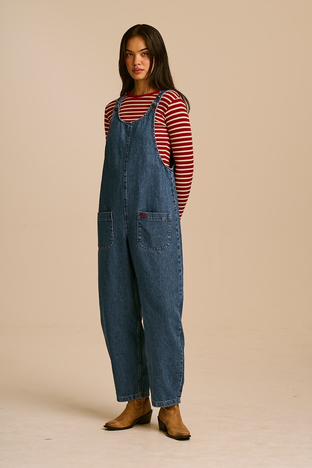 Ara - Barrel Leg Dungarees Organic Cotton Denim in New Mid Wash