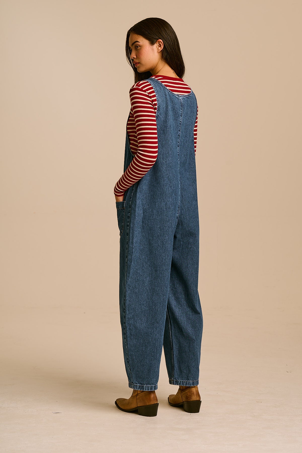 Ara - Barrel Leg Dungarees Organic Cotton Denim in New Mid Wash