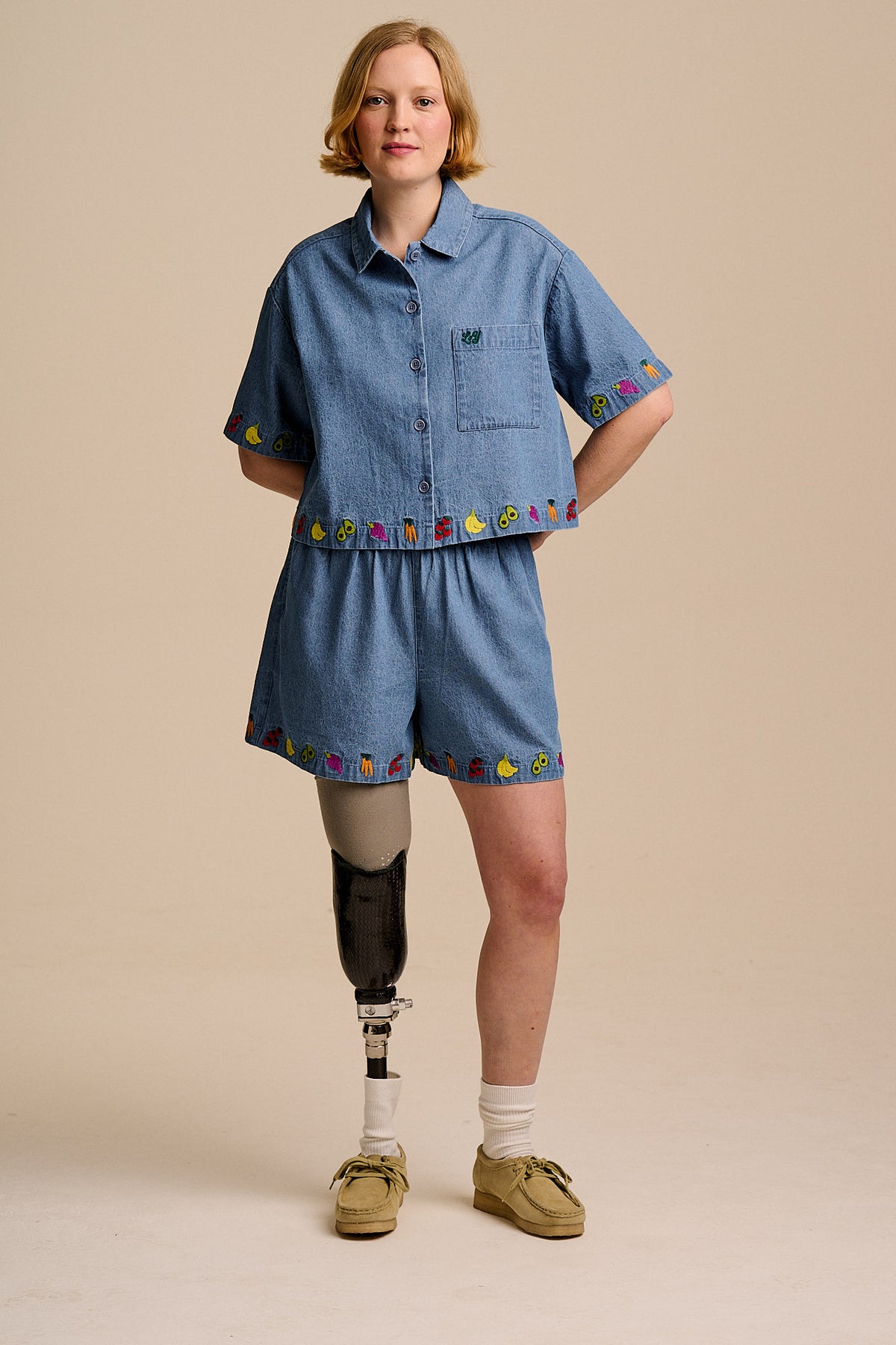 Charlie - Relaxed Shorts Organic Cotton in Light Blue with Veg Embroidery