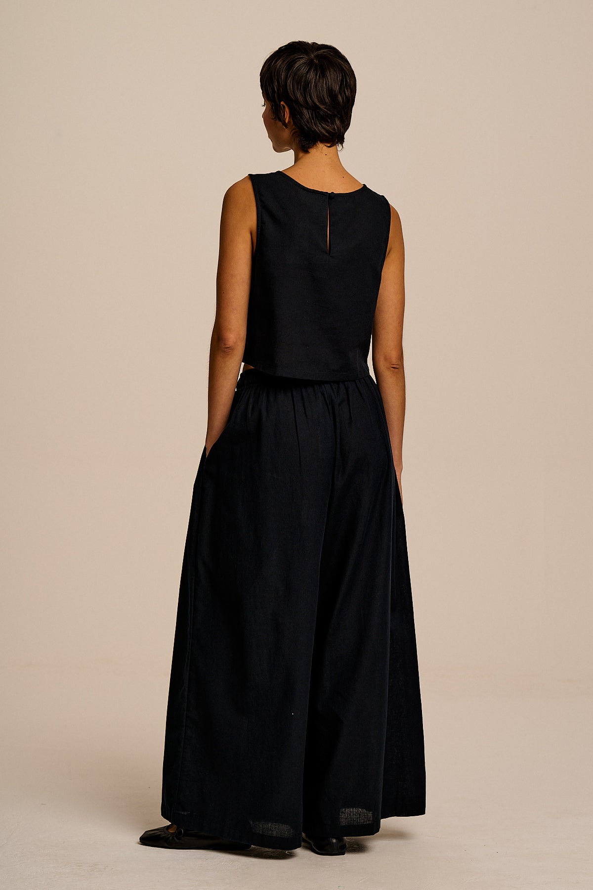 Arden - Cotton & Linen Shell Top in Black