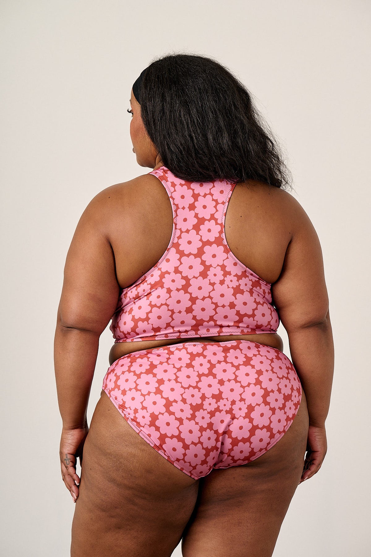 Aria - Low Rise Bikini Bottoms Recycled Polyester in Coastal Flower