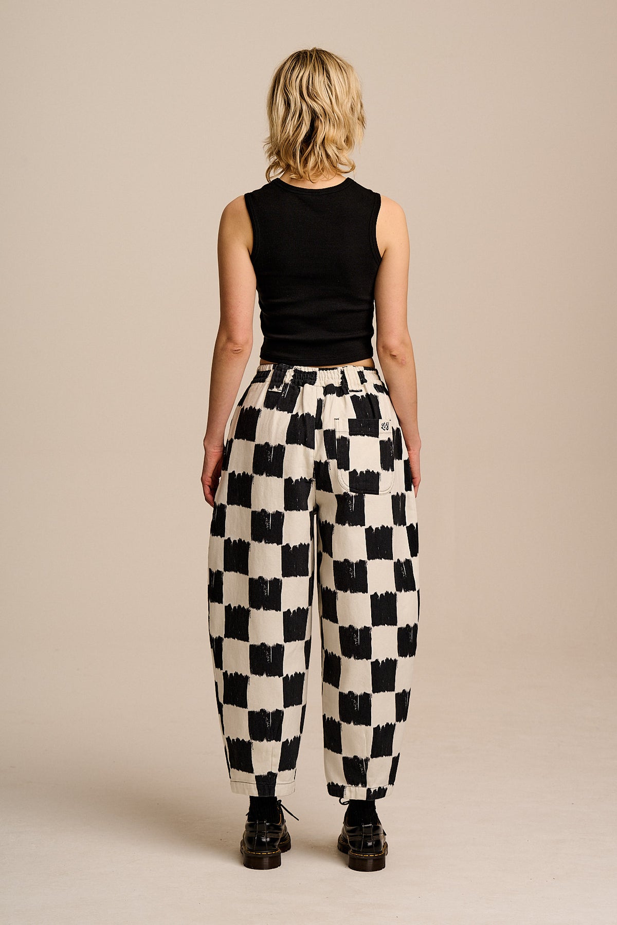 Ashby - Barrel Leg Trousers Organic Cotton in Black & Ecru Blurred Checkerboard