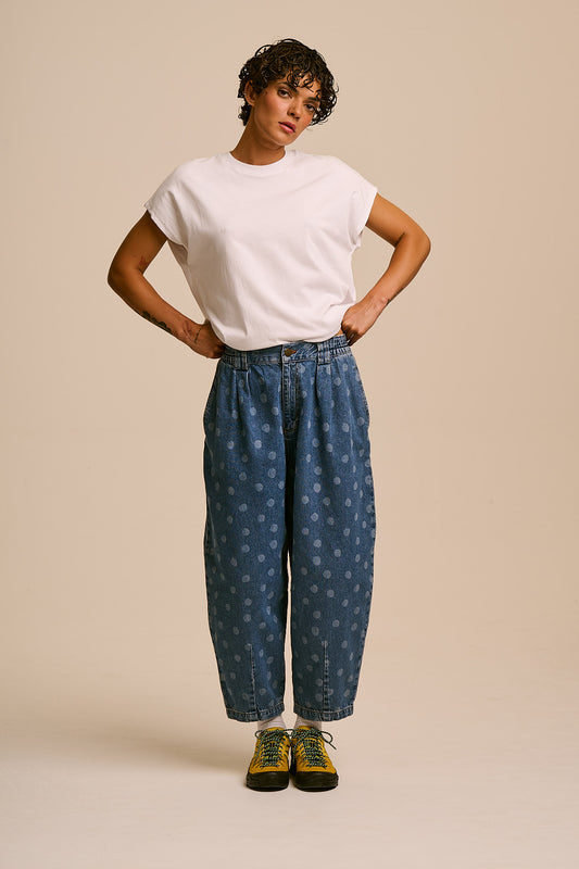 IMPERFECT Ashby - Denim Barrel Leg Jeans in Midwash Polka Dot