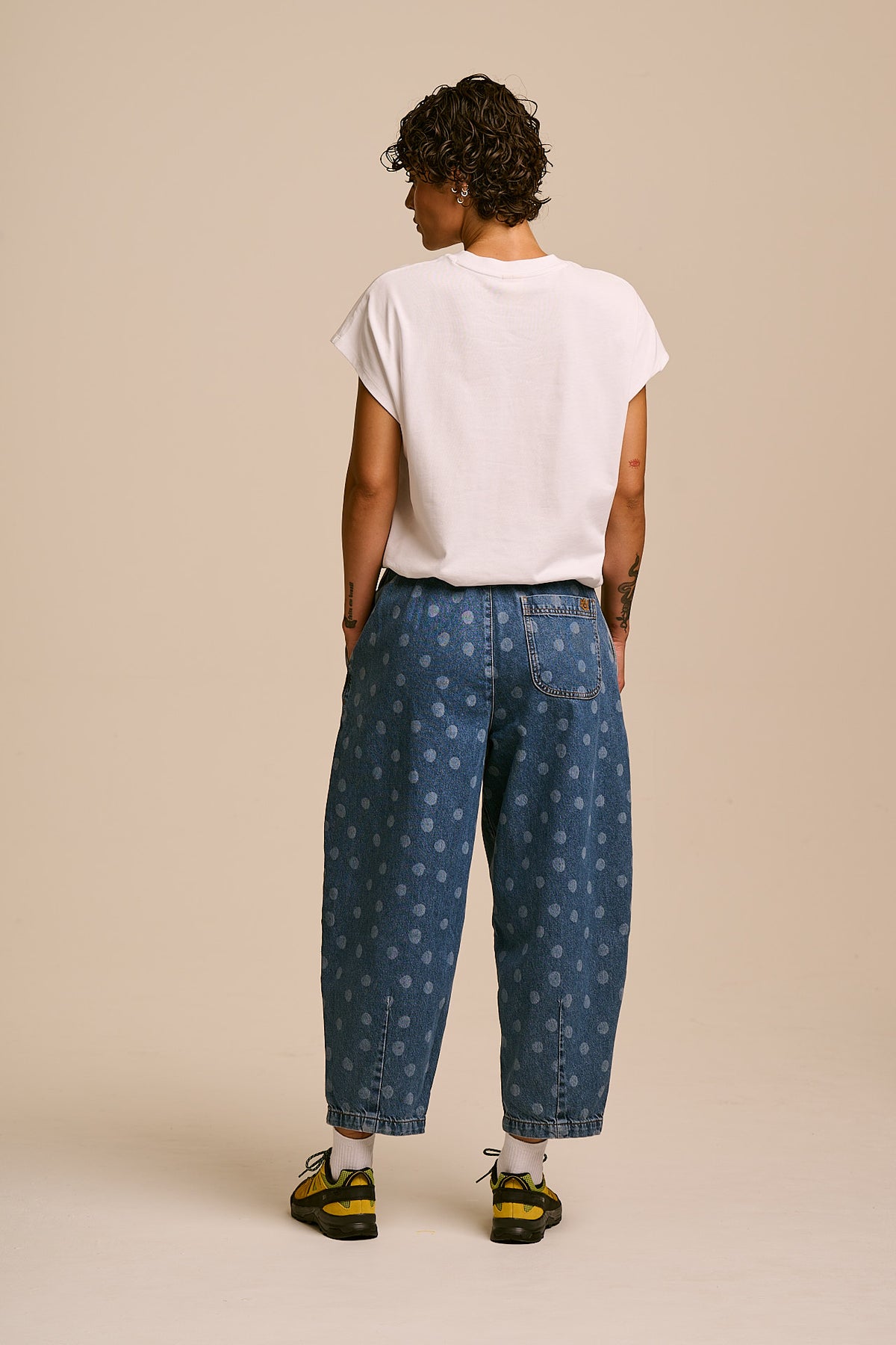 IMPERFECT Ashby - Denim Barrel Leg Jeans in Midwash Polka Dot