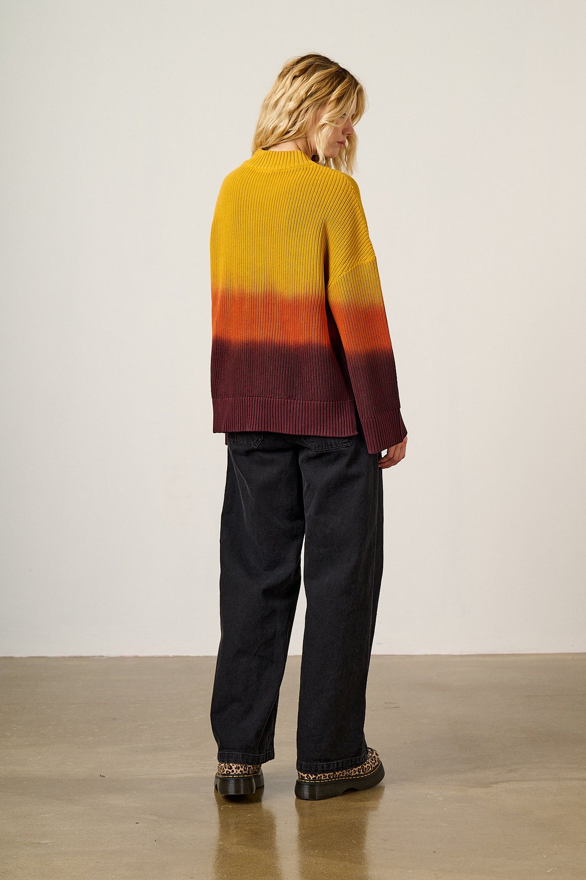 Amari - Oversized Jumper Organic Cotton Knit in Orange Ombre