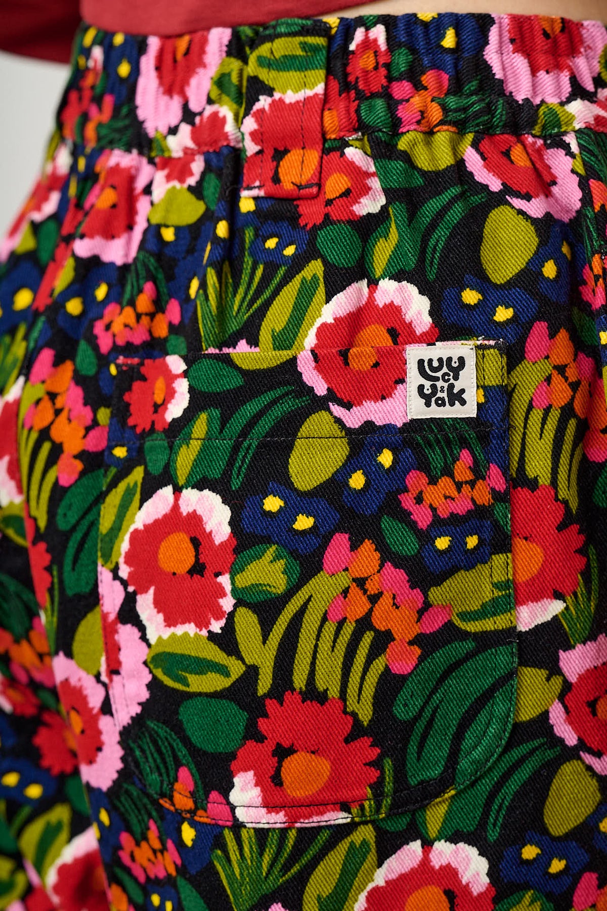 Ashby - Barrel Leg Trousers Organic Cotton in Black Marie Print