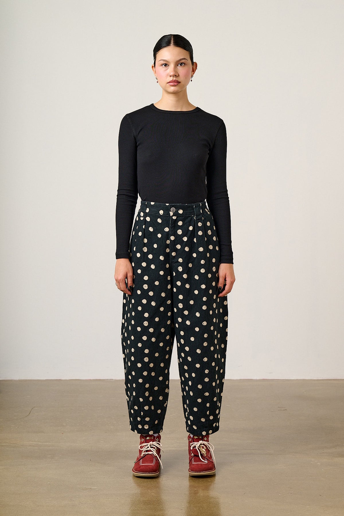 Ashby - Barrel Leg Trousers Cotton in Polka Dot Black and Ecru
