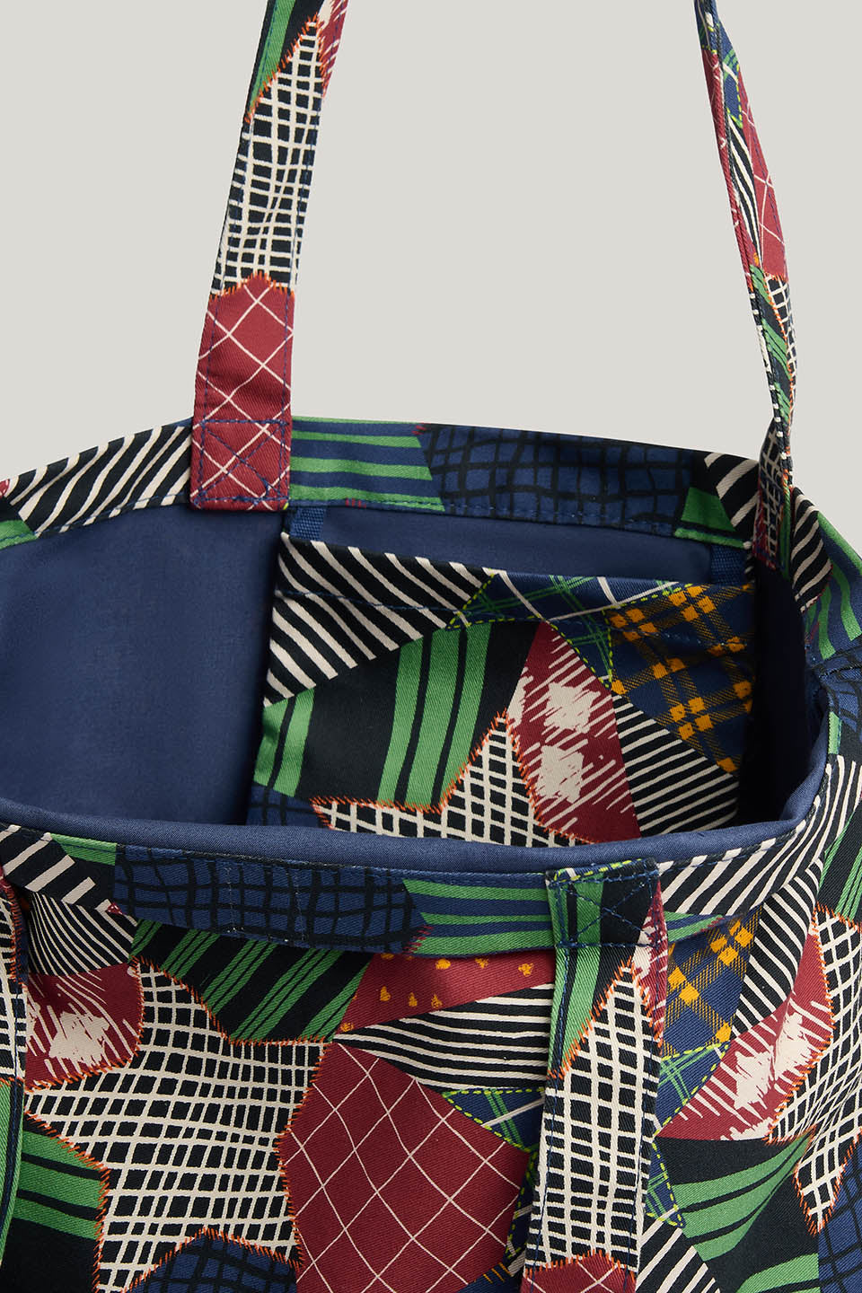 Catalina - Oversized Tote Organic Cotton in Star Patchwork Print