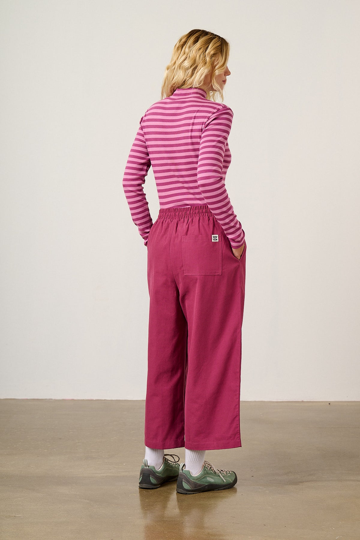 Chuck - Wide Leg Trousers Organic Cotton in Raspberry Matty