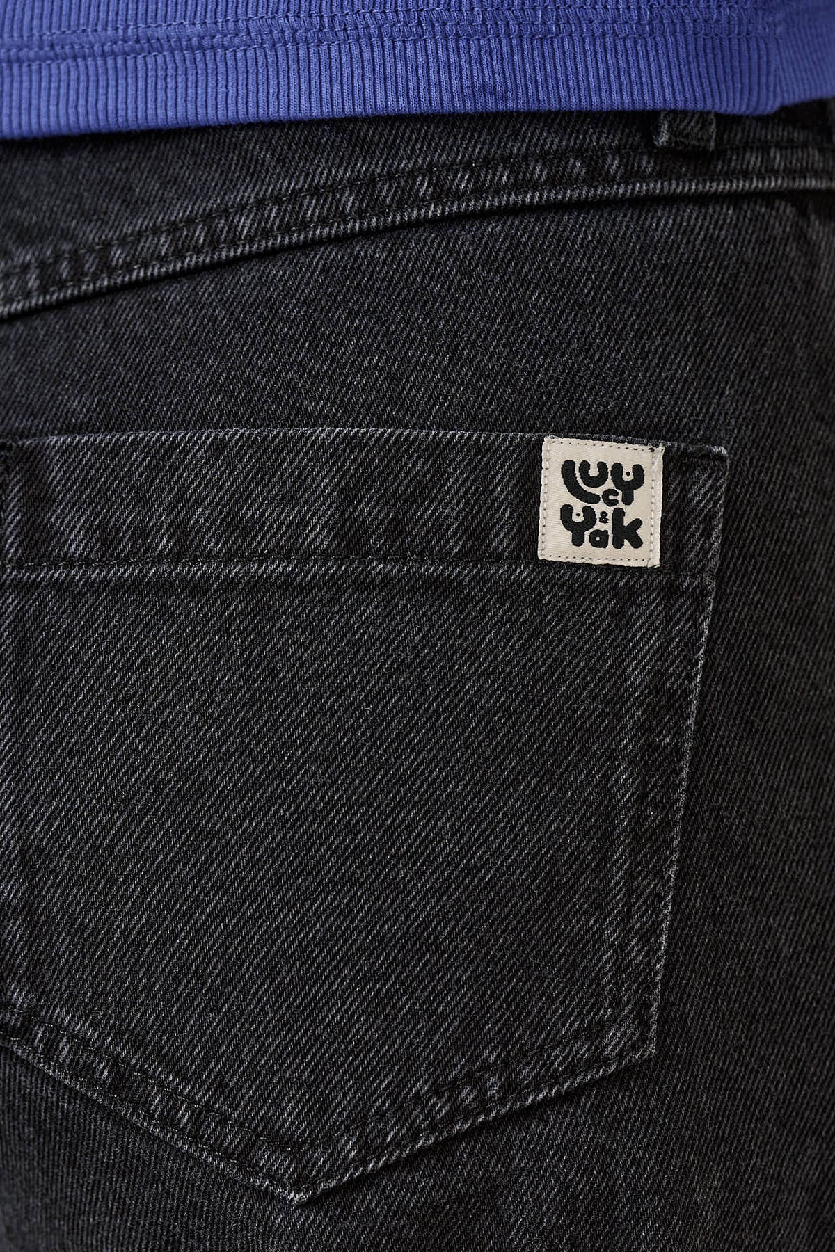 Linden - 90s Straight Leg Jeans Organic Cotton Denim in Black Wash
