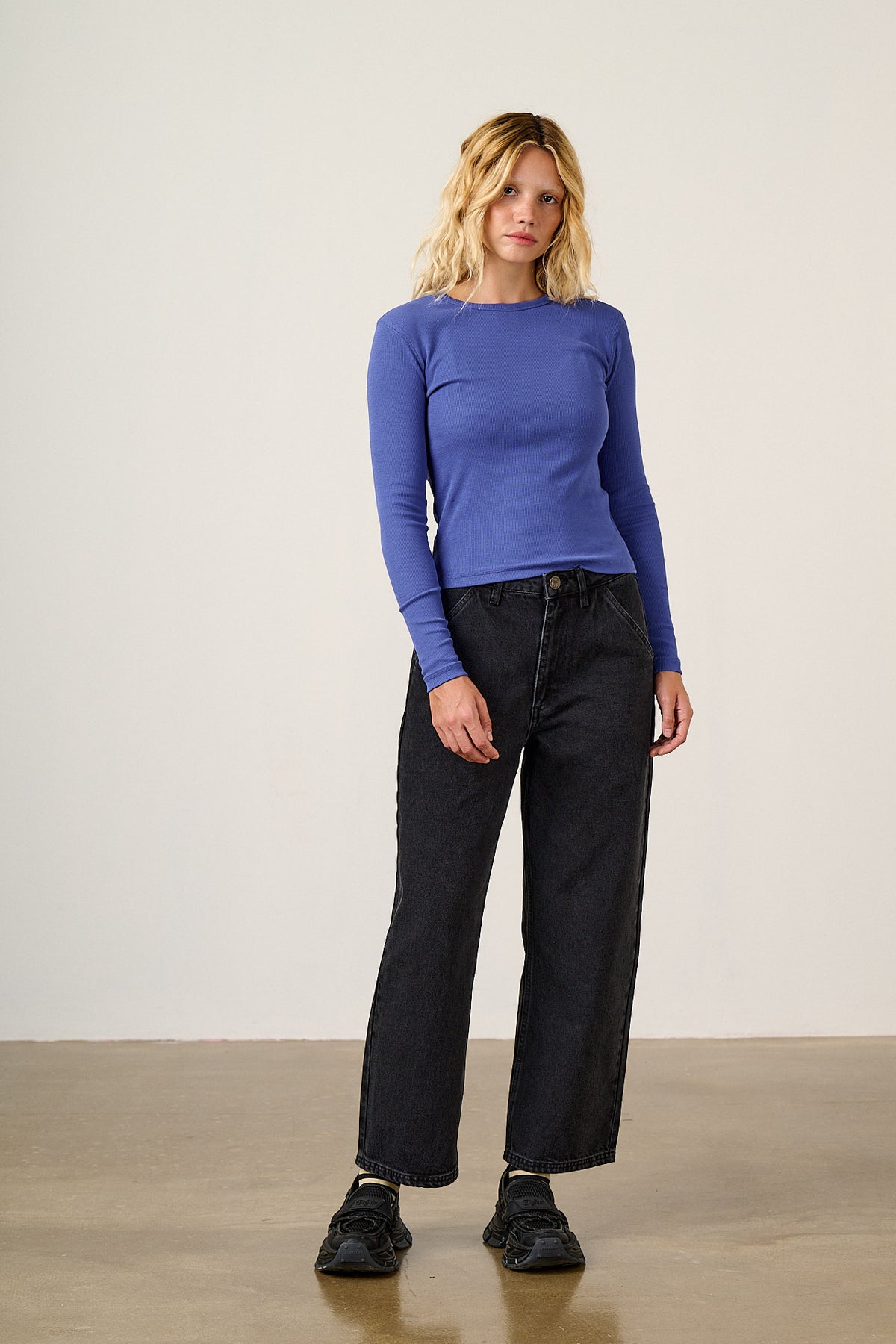 Linden - 90s Straight Leg Jeans Organic Cotton Denim in Black Wash