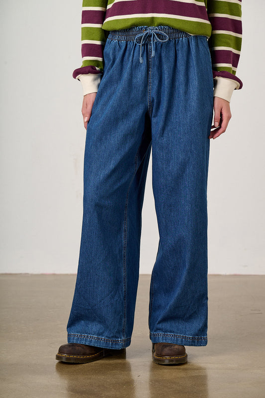 Norris - Wide Leg Jeans Organic Cotton Denim in Mid Wash Blue