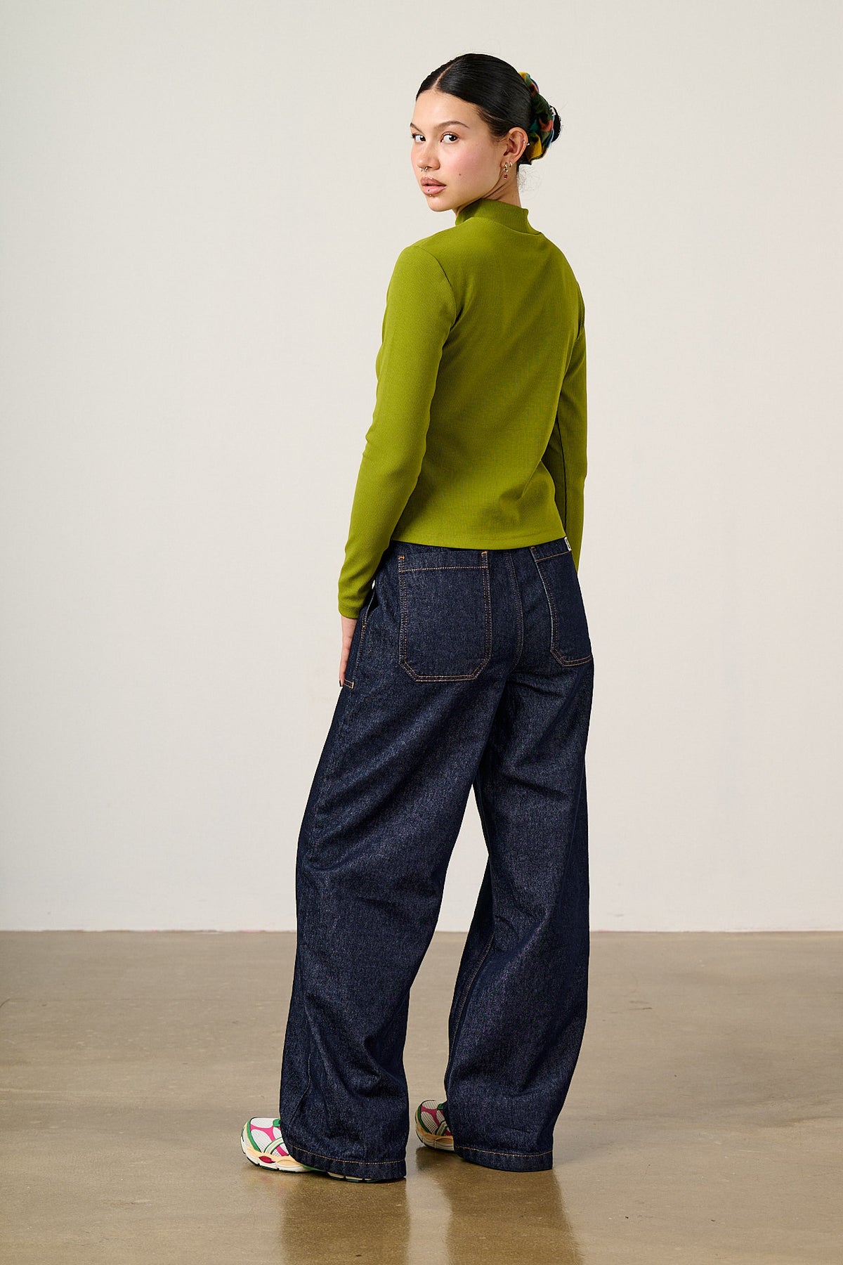 Tia - Long Sleeve Funnel Neck Top Cotton in Cypress Green