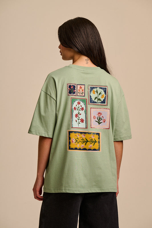 Benny - Oversized T-Shirt - Organic Cotton in Green Walled Blooms