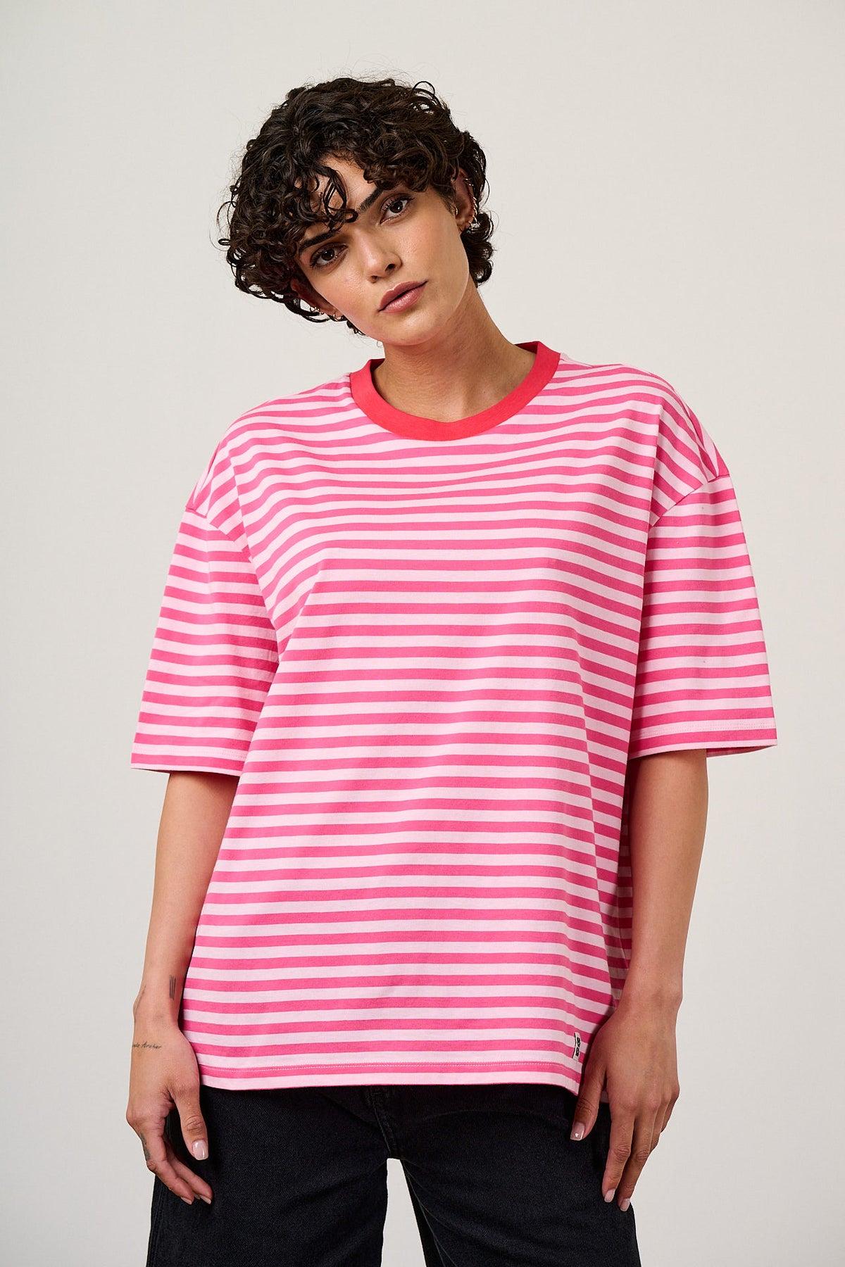 Benny - Oversized T-Shirt Organic Cotton in Pink & Red Stripe