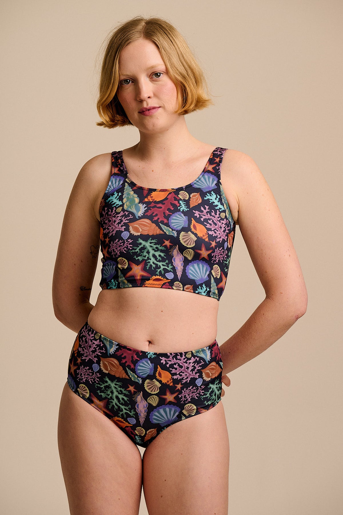 Bronte - High Rise Bikini Bottoms Recycled Polyester in Shell Print