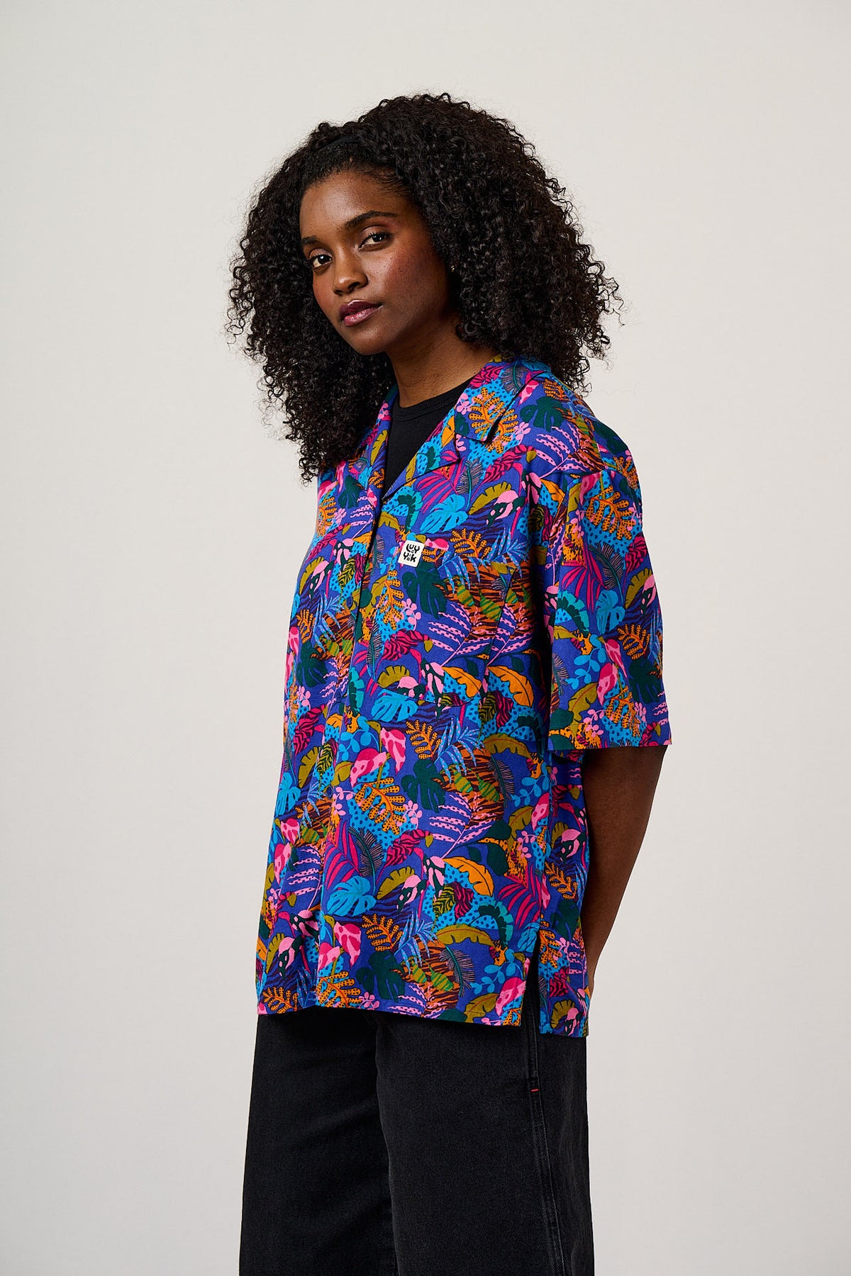 Cam - Shirt ECOVERO Viscose Blend in Wild Expression Print