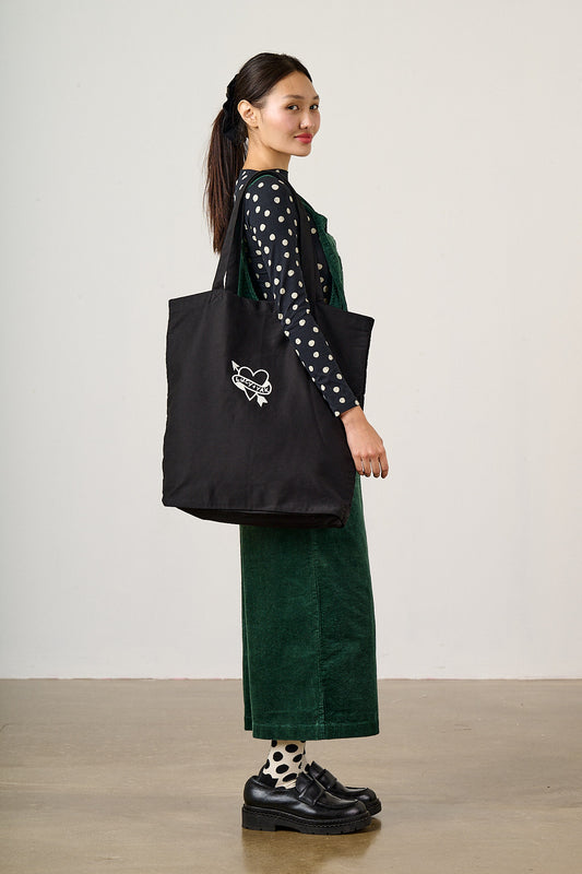 Catalina - Oversized Tote Organic Cotton in Heart Embroidery