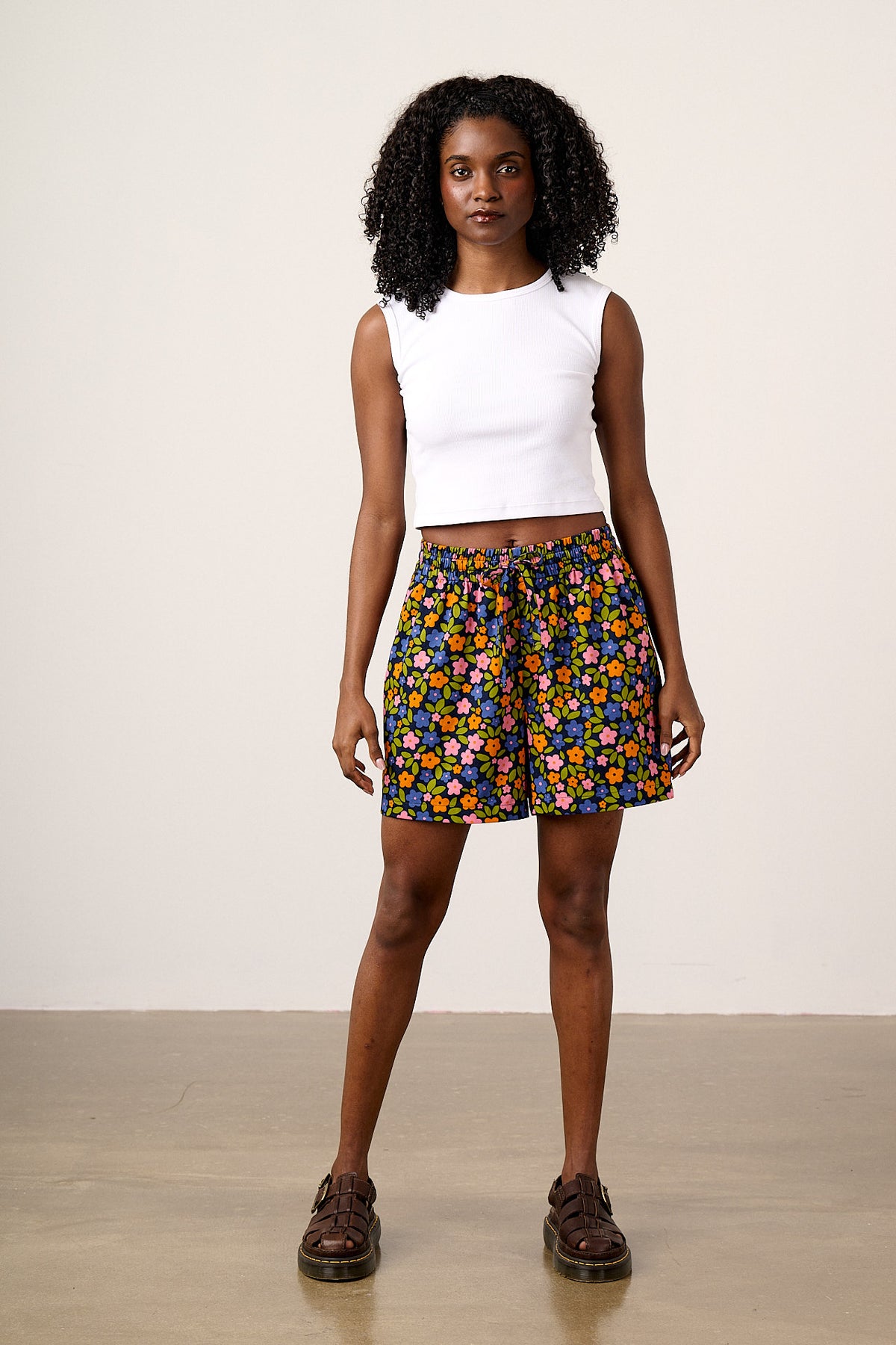 Charlie - Relaxed Shorts Organic Cotton in Navy Floral
