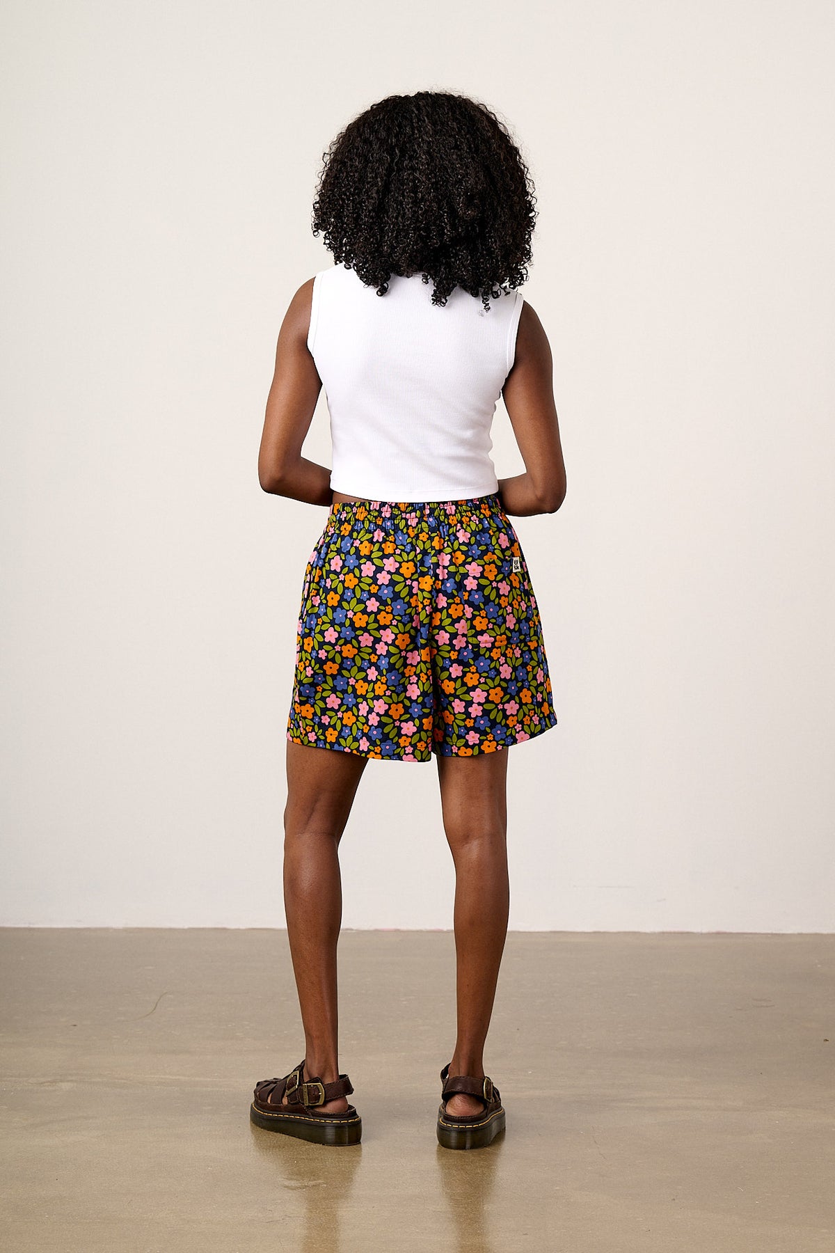 Charlie - Relaxed Shorts Organic Cotton in Navy Floral