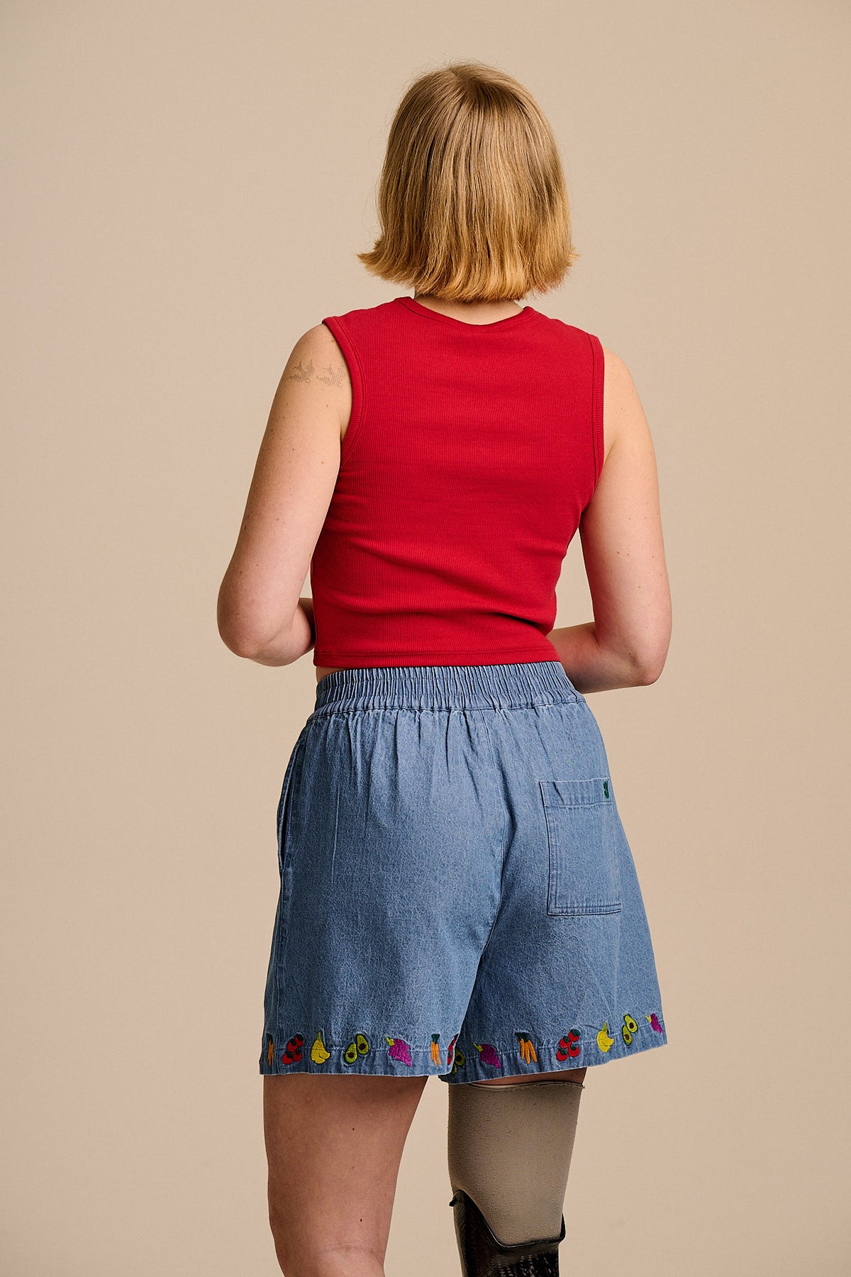 Charlie - Relaxed Shorts Organic Cotton in Light Blue with Veg Embroidery