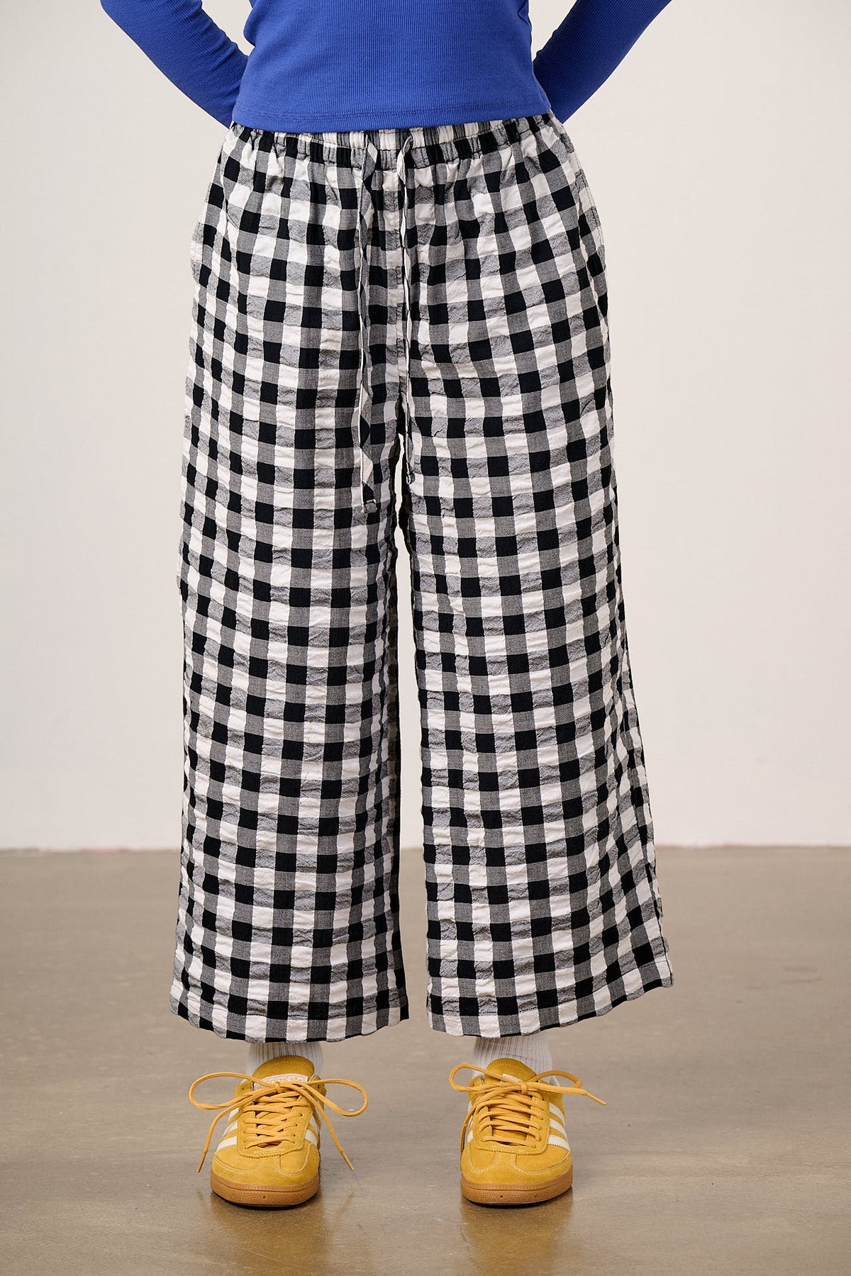 Chuck - Wide Leg Trousers Organic Cotton Seersucker in Black & White Gingham