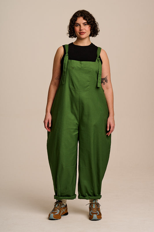 Chula - Barrel Leg Dungarees Organic Cotton in Palm Green