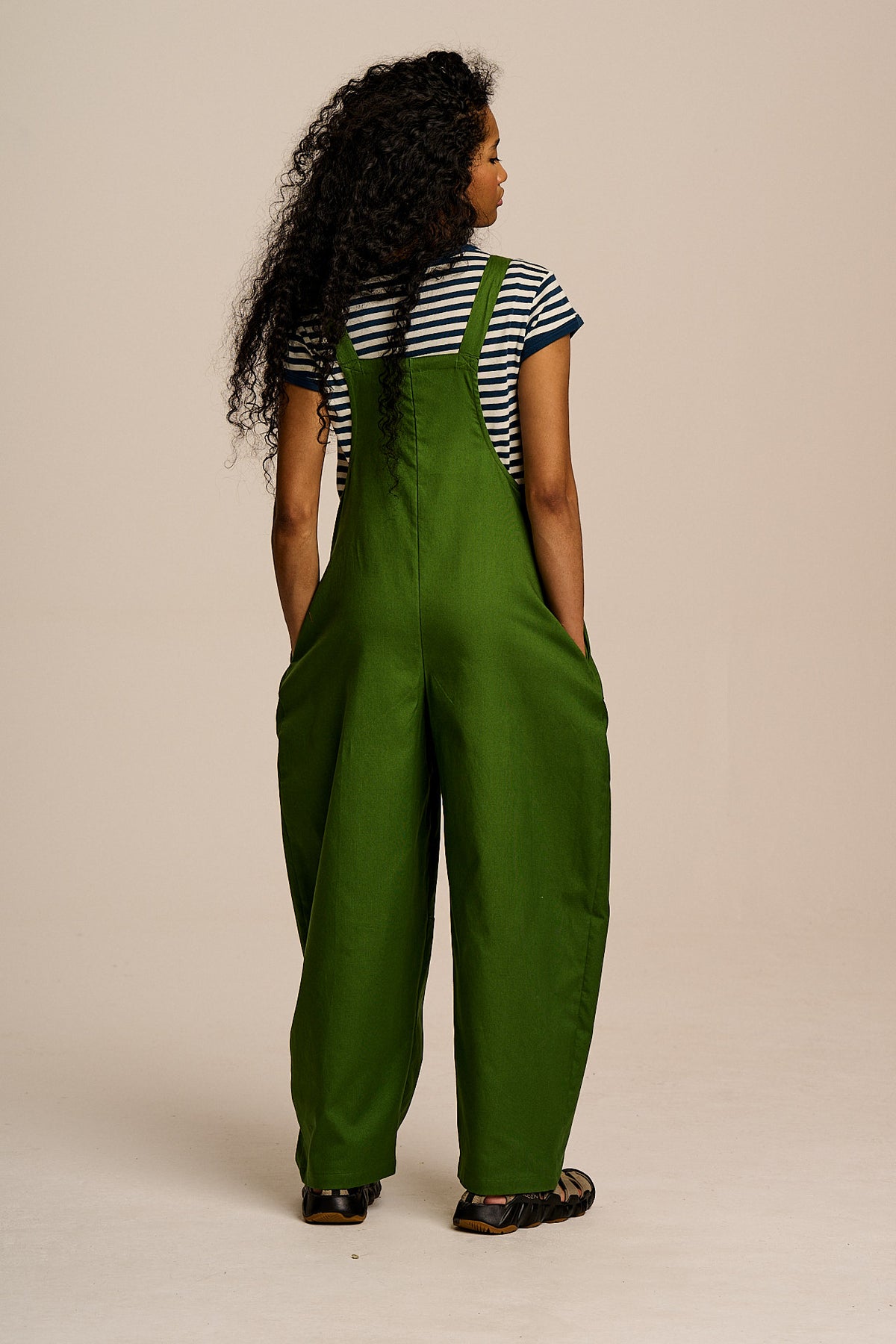 Chula - Barrel Leg Dungarees Organic Cotton in Palm Green