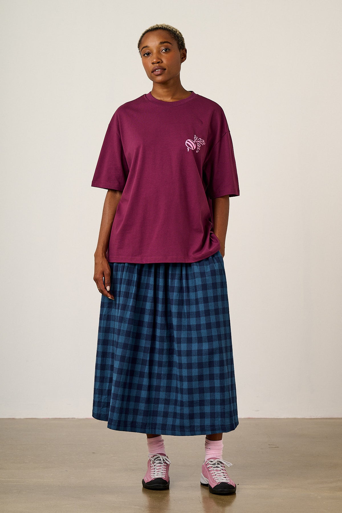 Benny - Oversized T-Shirt Organic Cotton in Burgundy Autumn Veggies Print